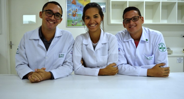 Luan, Paloma e Thiago salientam a importância da Monitoria e Iniciação Científica.