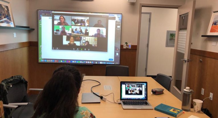 A disciplina “Pesquisa em Educação”, do PPED com a UMass Boston, tem aulas virtuais ao vivo