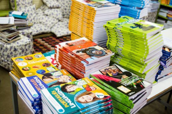 Os livros didáticos servem de apoio para o educador e seus alunos, devendo estar de acordo com a Base Nacional Comum Curricular (BNCC) (Divulgação/Governo de Rondônia)