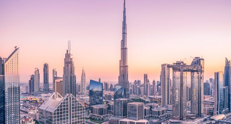 O ‘Burj Khalifa’, em Dubai (Emirados Árabes) é atualmente o mais alto dos arranha-céus construídos no mundo, com 828 metros de altura e 163 andares (Unsplash)
