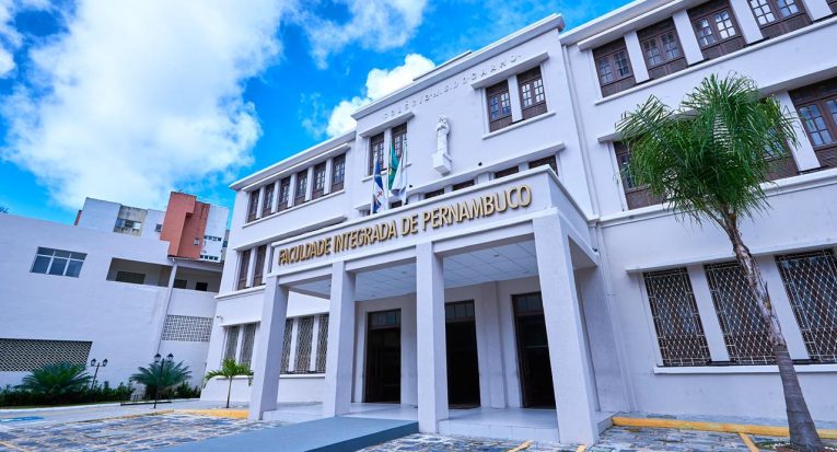 Centro Universitário Tiradentes em Pernambuco
