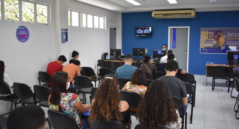 O processo seletivo para as bolsas do ProUni no Grupo Tiradentes é aberto aos alunos que participaram do Enem em 2021 e/ou em 2022 (Divulgação/Grupo Tiradentes)