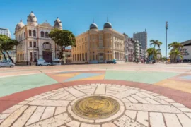  A importância histórica e cultural da Praça do Marco Zero no Recife Antigo 