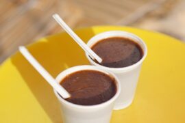 Tradição do caldinho em Pernambuco leva sabor às praias 