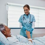 Dia Internacional da Enfermagem relembra o impacto vital dos enfermeiros na saúde 