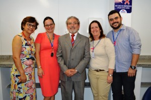 Prof. Adolfo Cabral junto aos docentes do curso de Odontologia